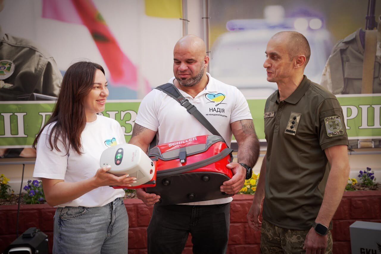 350 апаратів Easy Pulse рятують життя захисників — програма Християнського корпусу та БФ молодіжної ініціативи ''Надія''
