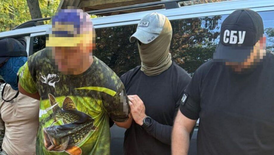 СБУ сообщила о подозрении »блоггеру», показавшему расположение военных в Черновцах