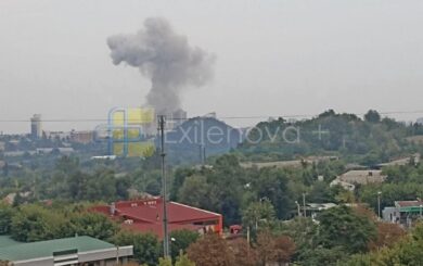Оккупированный Донецк получил мощный удар: над городом поднялся дым