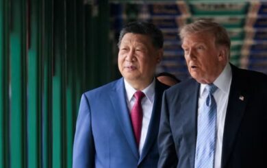 »Мы вас очень уважаем»: Трамп показал Си совместное фото после шутки о Байдене
