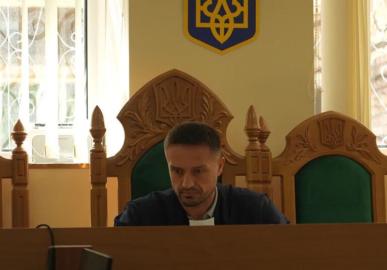 ''Мама, дай на машину'': судья из ''пленок'' НАБУ пользуется квартирой за миллионы и получил от матери почти 3 млн на авто