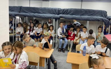 Майже 830 тисяч дітей без укриттів: скільки школярів і дошкільнят не мають захисту