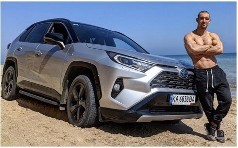 Осідлали черепаху в Омані: що відомо про фігурантів гучного міжнародного скандалу?