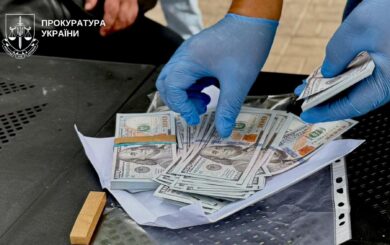 ”Білий квиток” за $20 тисяч: колишнього міліціонера затримали у Києві