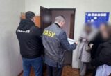 Допомогли закрити справу про п’яне водіння: суддю та посадовця обвинувачують у хабарі