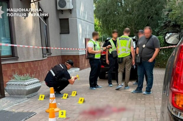 Стрілянина у Києві: поліція проводить спецоперацію із затримання озброєного нападника