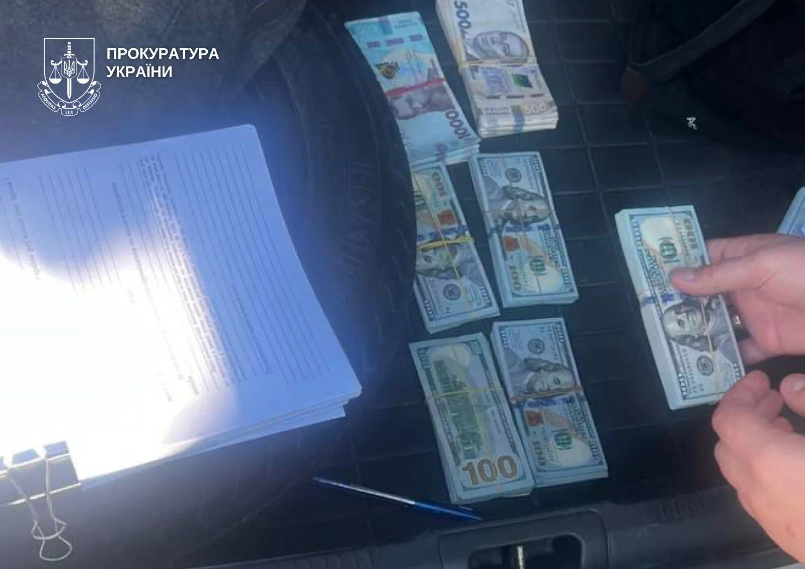 Мошенники испугали 13-летнюю дочь военного ''25 годами для родителей'' и выманили $54,5 тысячи