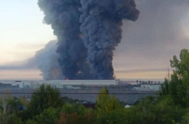 Дроны атаковали Волгоград и Саратов: под ударом оказались НПЗ и логистический центр Ozon