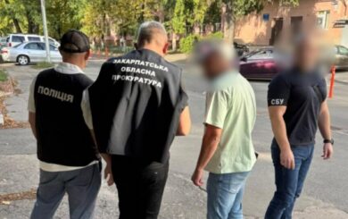 Дорогу отремонтировали не по проекту, а деньги заплатили по более дорогим расценкам: на Закарпатье разоблачили схему