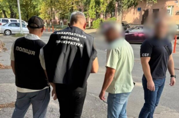 Дорогу отремонтировали не по проекту, а деньги заплатили по более дорогим расценкам: на Закарпатье разоблачили схему