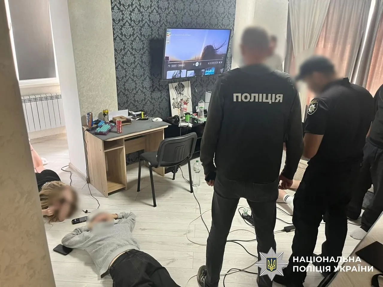 ''Банки'', держпослуги та сайти знайомств: на Вінниччині припинили роботу двох шахрайських кол-центрів