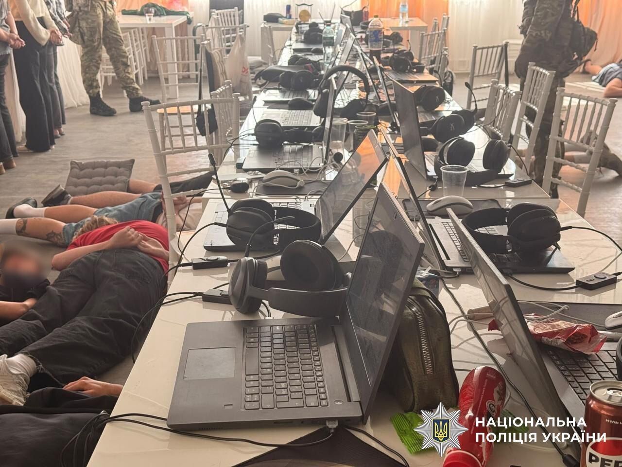 ''Банки'', держпослуги та сайти знайомств: на Вінниччині припинили роботу двох шахрайських кол-центрів