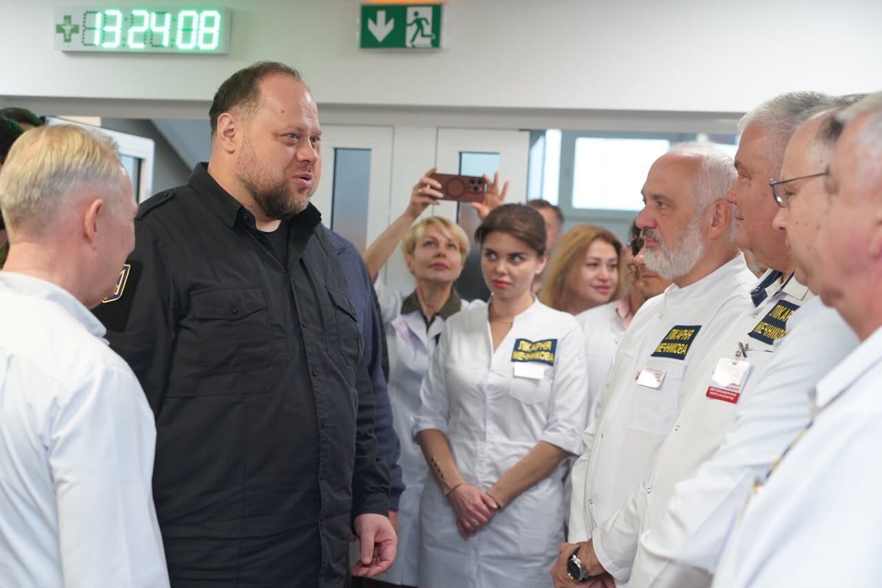 Более 55 тысяч спасенных жизней: Стефанчук и фонд ''Надежда'' посетили больницу Мечникова