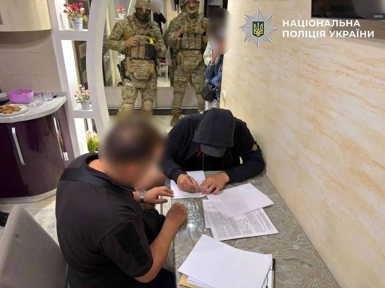 Машина-''розвідник'' і чоловіки в багажниках: на Одещині викрили масштабну схему переправлення