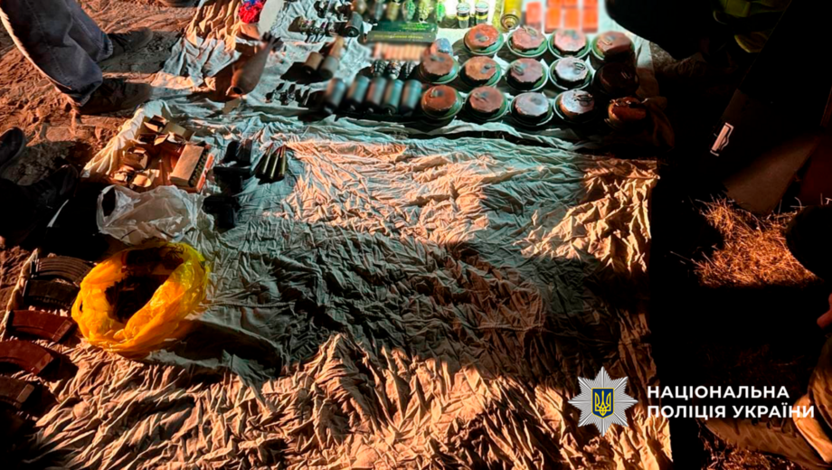 Военного в Сумской области задержали за продажу трофейного оружия: во время обысков нашли большой арсенал