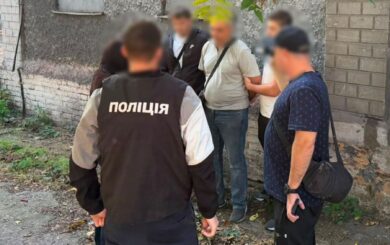Майор ТЦК попался на $1500: обещал военному переводу в тыловую часть