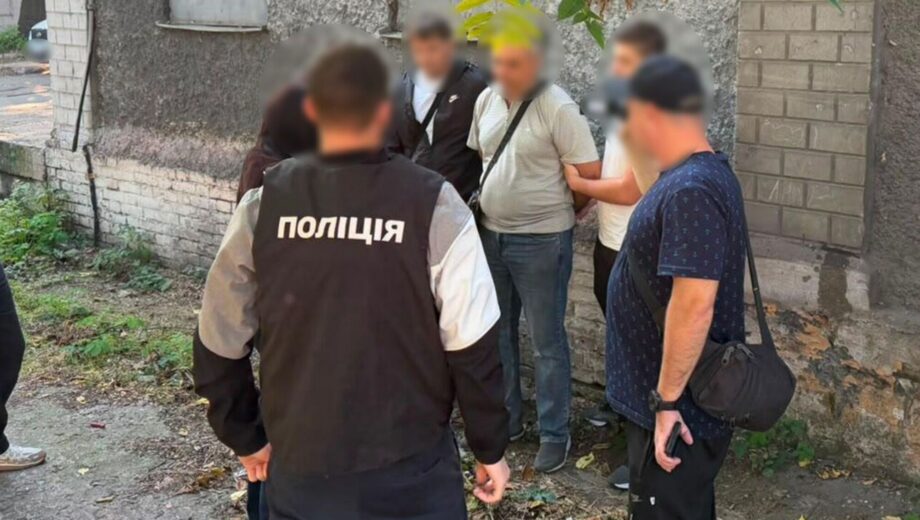 Майор ТЦК попався на $1500: обіцяв військовому переведення до тилової частини