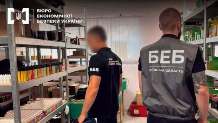 На Київщині викрили нелегальний бізнес на вейпах і тютюні на понад 2 млн грн