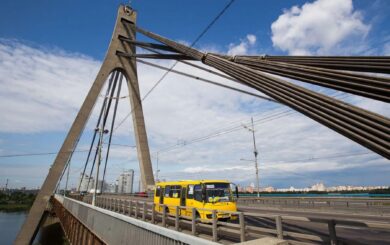На Северном мосту в Киеве ограничат движение пешеходов: где и до какого времени будет продолжаться ремонт