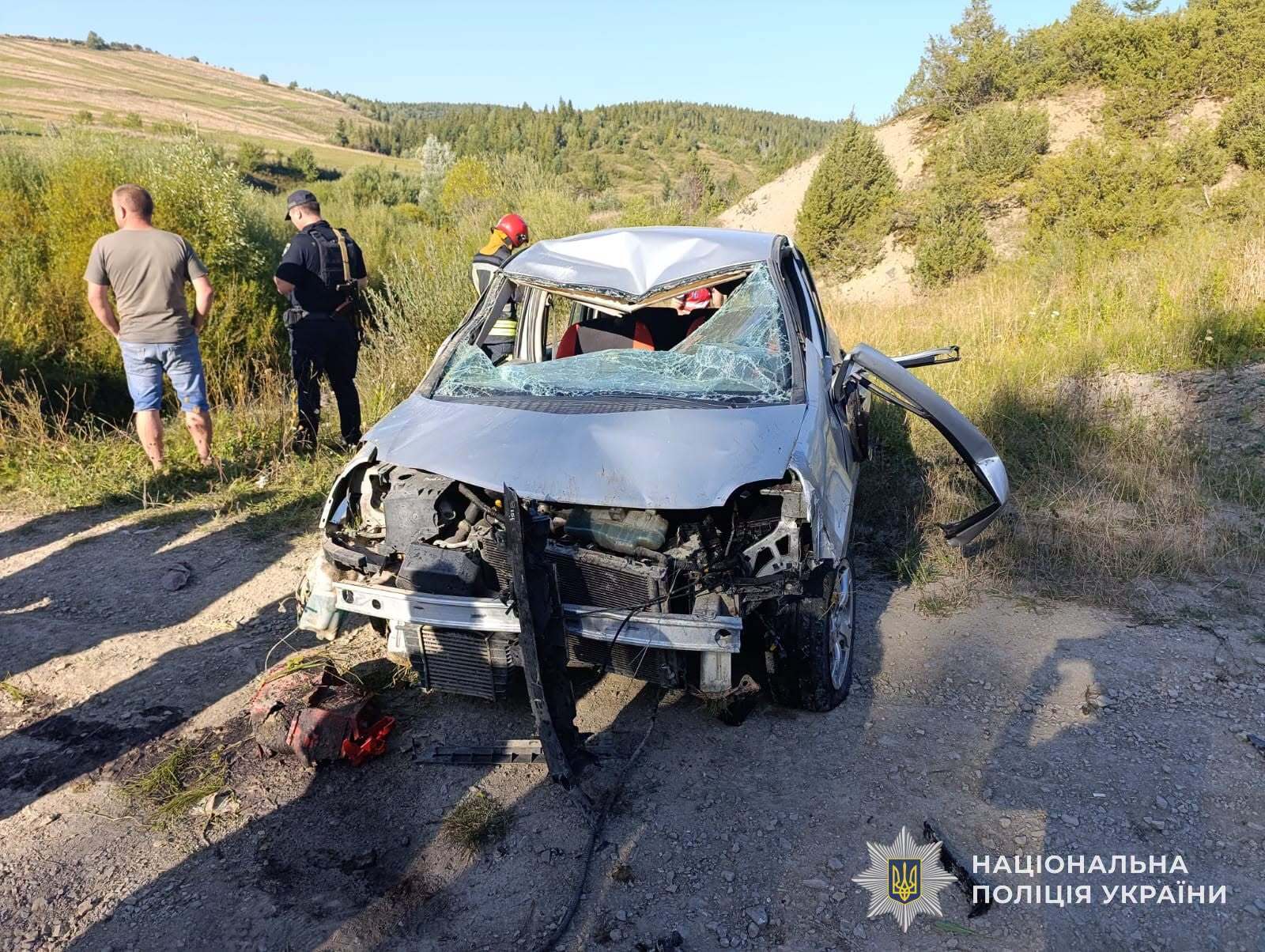 На Львівщині перекинувся Renault: 38-річний водій загинув на місці