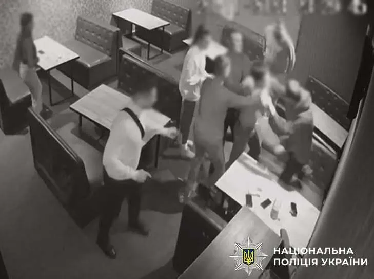 Майже три роки був у розшуку: у Київ екстрадували підозрюваного у замаху на вбивство
