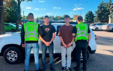 Ревнощі до нового коханого колишньої: у Києві батько залучив 17-річного сина до підпалу авто