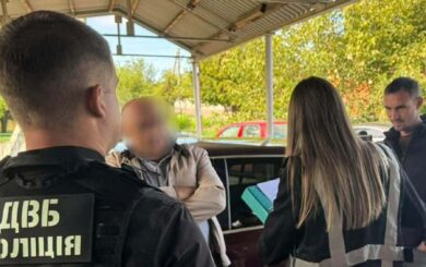 21 тисяча за ”успішний” іспит: на Миколаївщині затримали керівника навчального закладу
