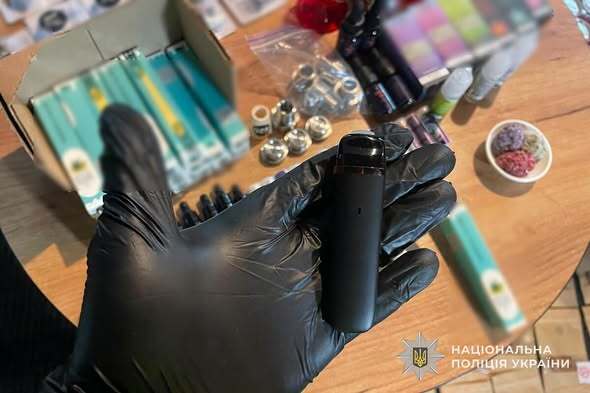 Наркотики під виглядом CBD-продукції: на Тернопільщині викрили мережу зі збутом у шести областях