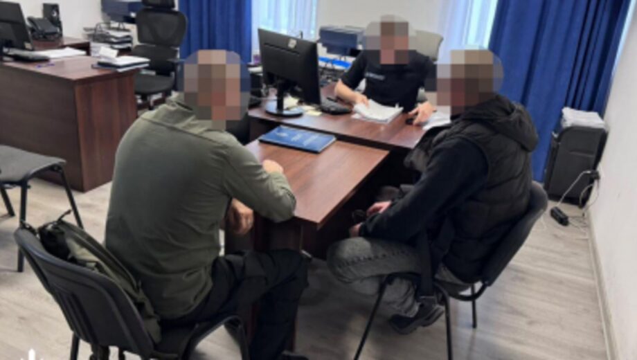 Автомати по $2 тисячі та боєприпаси в авто: ДБР викрило три справи зі зброєю серед військових