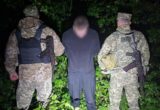 Заблудился в лесу при попытке бежать за границу: пограничники разыскали 24-летнего мужчину