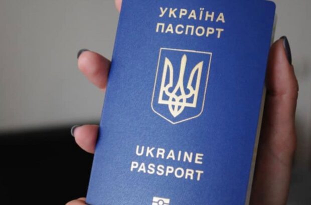 Тепер не потрібно чекати 16 років: що змінив Кабмін для українських дітей за кордоном