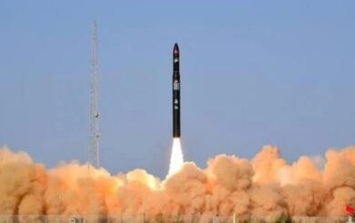 КНДР випробувала гіперзвукову ракету на 900 км: аналітики пояснили, чому її складно перехопити
