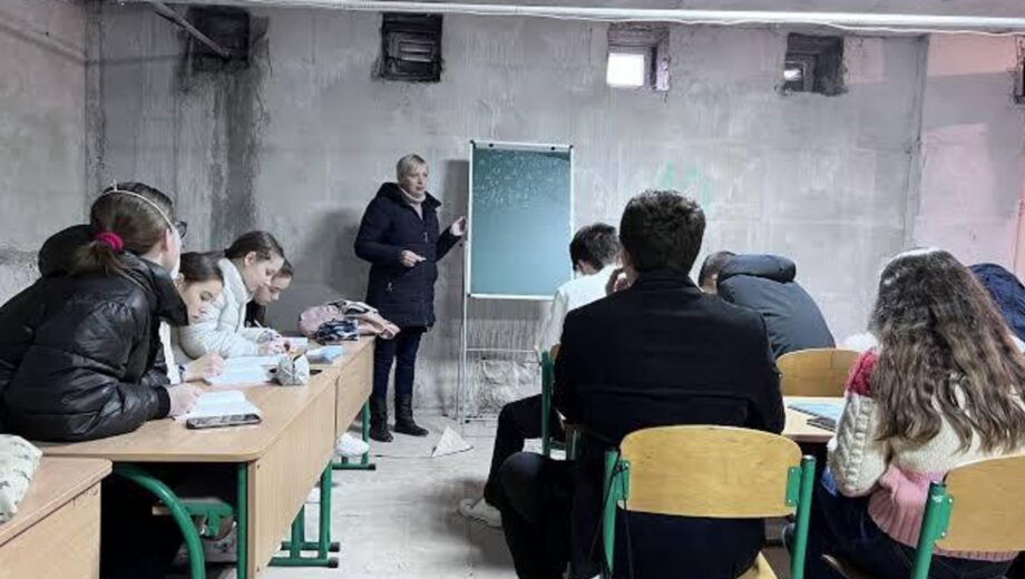 Дистанційка повернеться? МОН пояснило, що робитимуть школи під час тривалих тривог