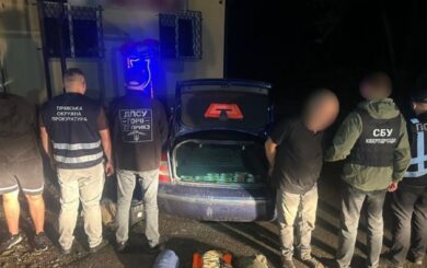 Хотів переправити чоловіка до Румунії через Тису: таксиста затримали
