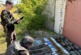 Полиция провела более 155 обысков и обнаружила 10 схронов с оружием