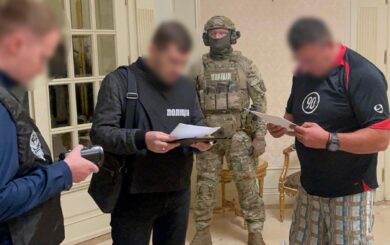 Кокаин на 7 млн грн и арсенал оружия: во Львовской области задержали 58-летнего дельца