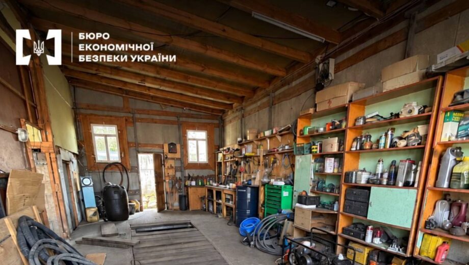 Горючее из гаража — доставка бусом: на Волыни накрыли нелегальную »АЗС на колесах»
