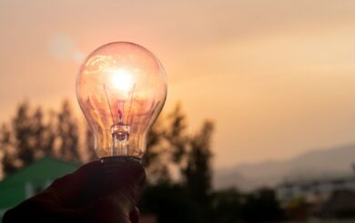 В Україні почались відключення електроенергії: які області стали першими