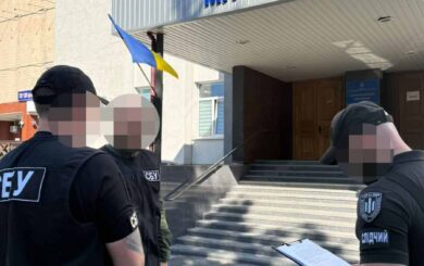 На Тернопільщині ДБР викрило митника на торгівлі відстрочками через вступ до вишів