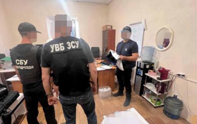 €12 тисяч за кордон і ще €2 тисячі за дорогу: ДБР викрило схему переправлення ухилянта