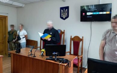 Сохранял »взрослые фото» на ноутбуке: директора языкового центра приговорили к 2 годам
