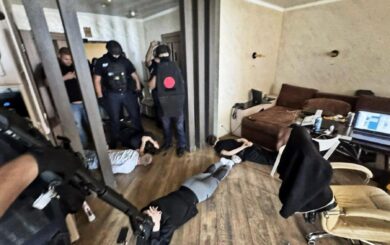 В Николаеве разоблачили мошеннический call-центр: семь человек обманывали иностранцев из-за »инвестиций» в криптовалюту