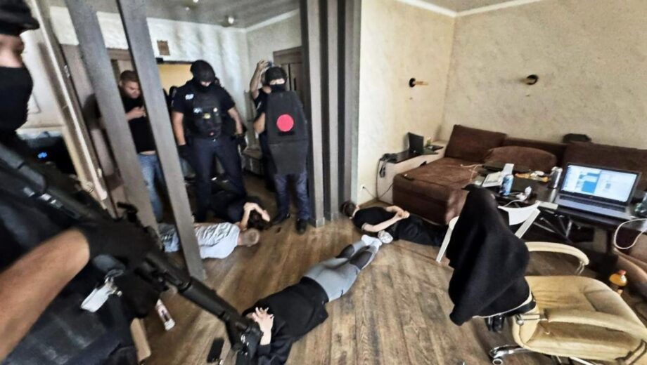 В Николаеве разоблачили мошеннический call-центр: семь человек обманывали иностранцев из-за »инвестиций» в криптовалюту