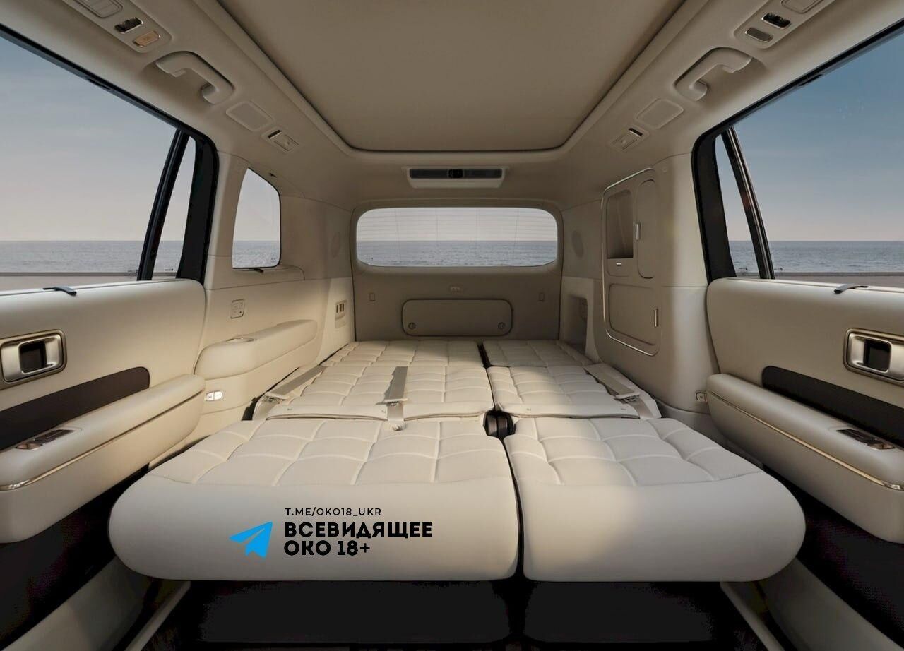 Xiaomi представила машину-дом за $41 тысячу: кровать, палатка на крыше и запас хода почти 1700 км.