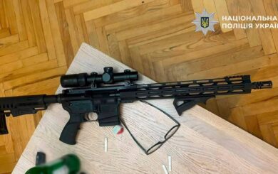 Сварка із сусідом закінчилася стріляниною: у Києві п’яний чоловік постріляв у Audi