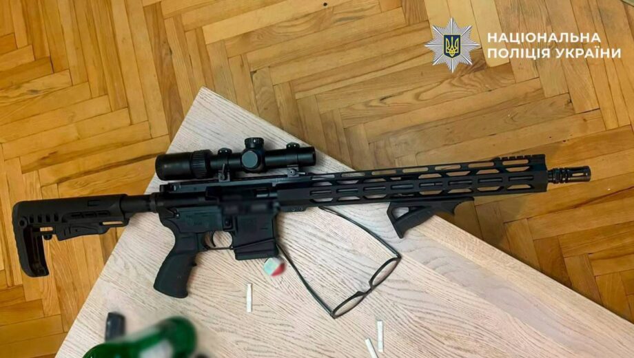 Сварка із сусідом закінчилася стріляниною: у Києві п’яний чоловік постріляв у Audi