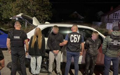 Шукали клієнтів у соцмережах: на Закарпатті затримали переправників, які брали $7000