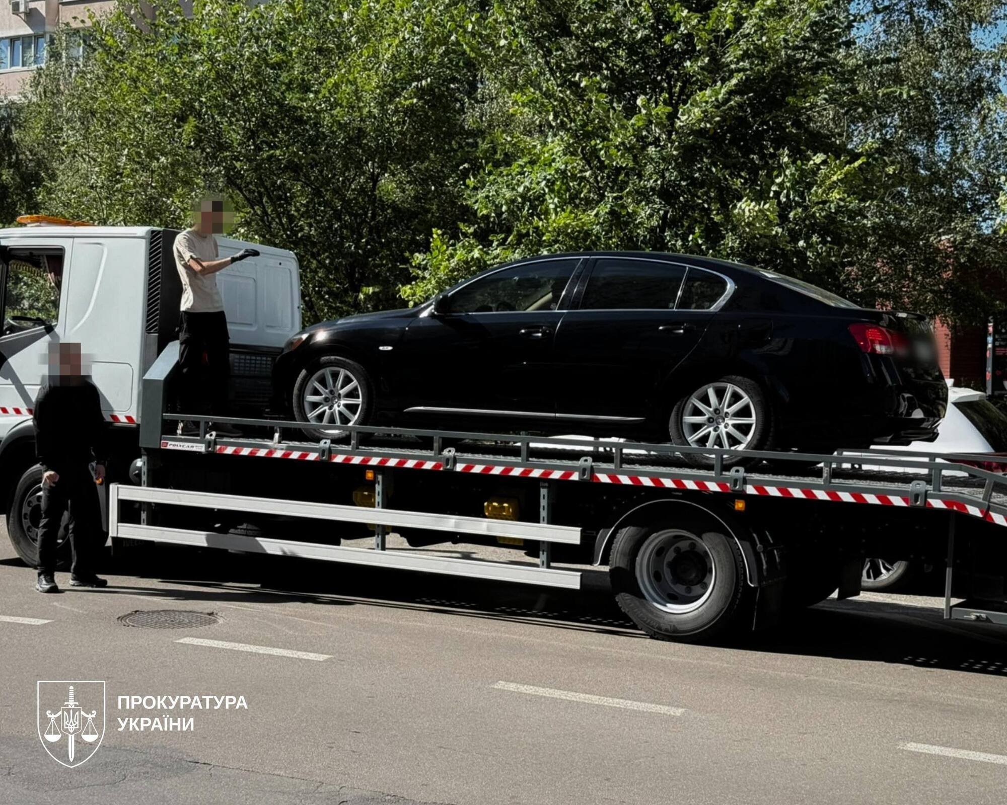 Выманивали деньги у пенсионеров под видом ''лечения'': троим киевлянам сообщили о подозрении