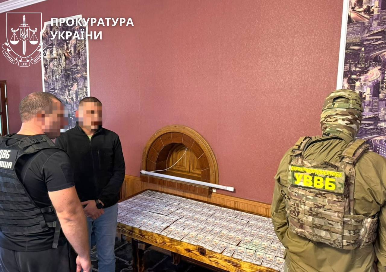 15 тисяч доларів за ''квиток'' до Європи: військовослужбовця ДПСУ затримали