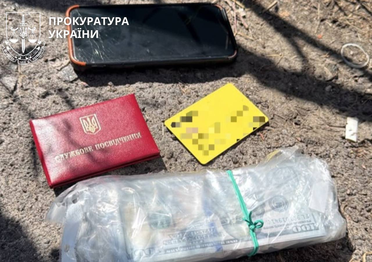 15 тисяч доларів за ''квиток'' до Європи: військовослужбовця ДПСУ затримали